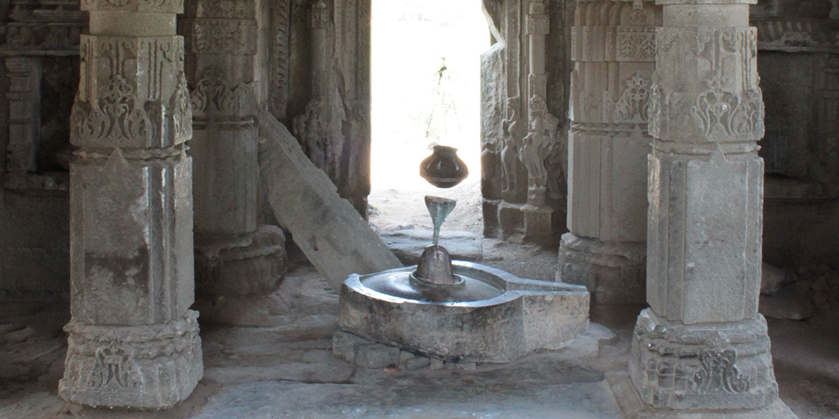 Temple between Durga's temple and Math