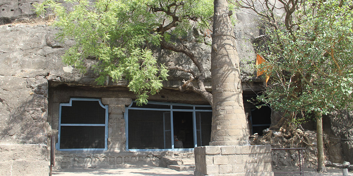 Dhokeshwar Caves 