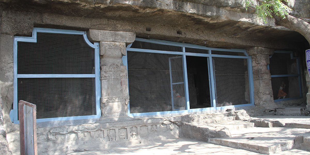 Dhokeshwar Caves 