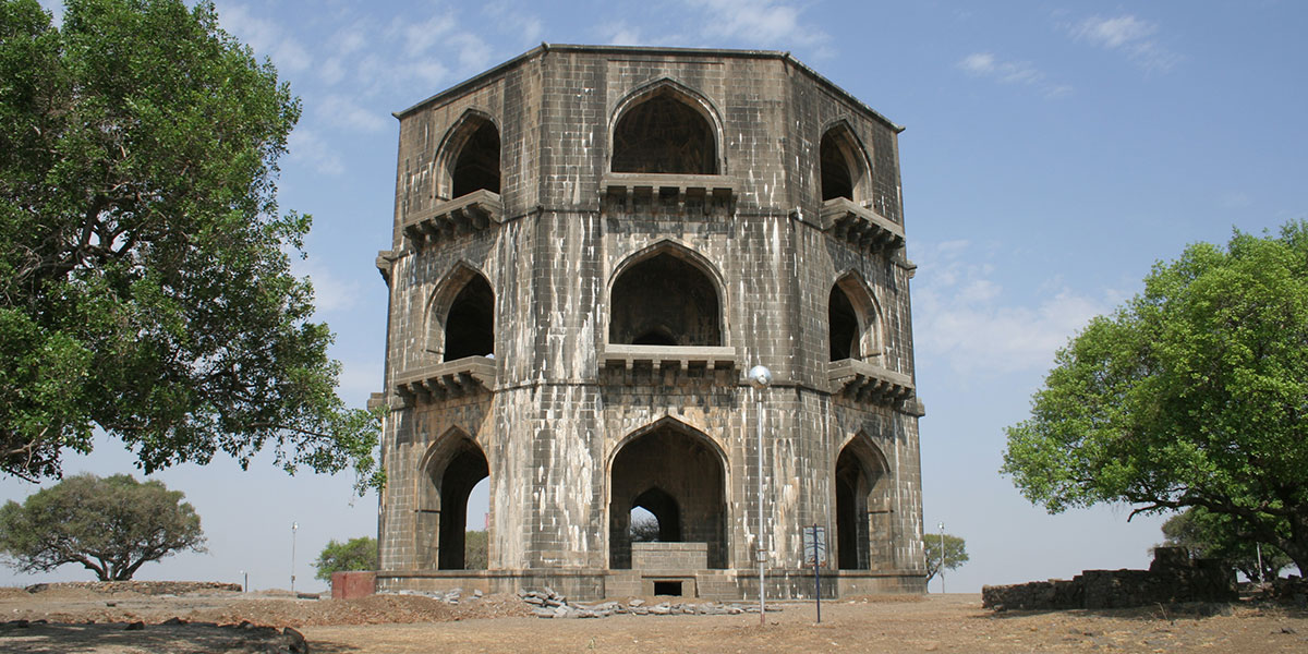 Monument Image